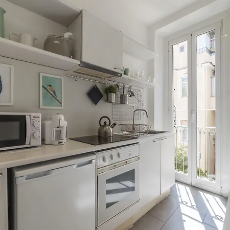 Guesthost - Fontana Di Trevi Design Appartement *