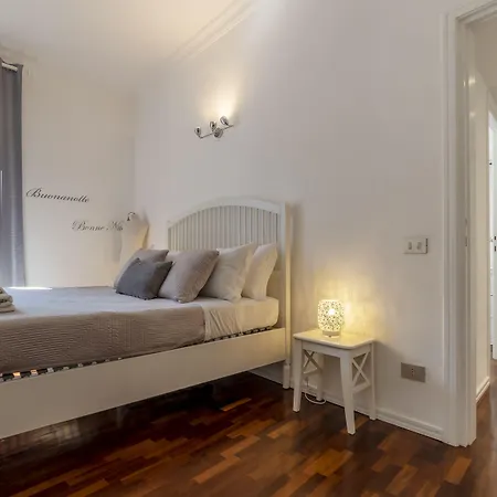 Appartement Guesthost - Fontana Di Trevi Design
