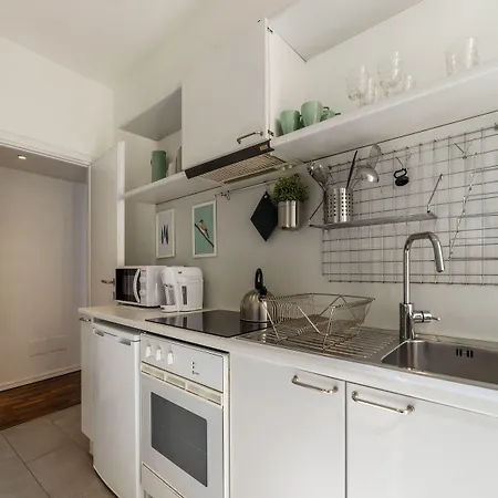 Guesthost - Fontana Di Trevi Design Appartement