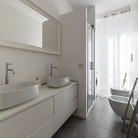 Guesthost - Fontana Di Trevi Design *